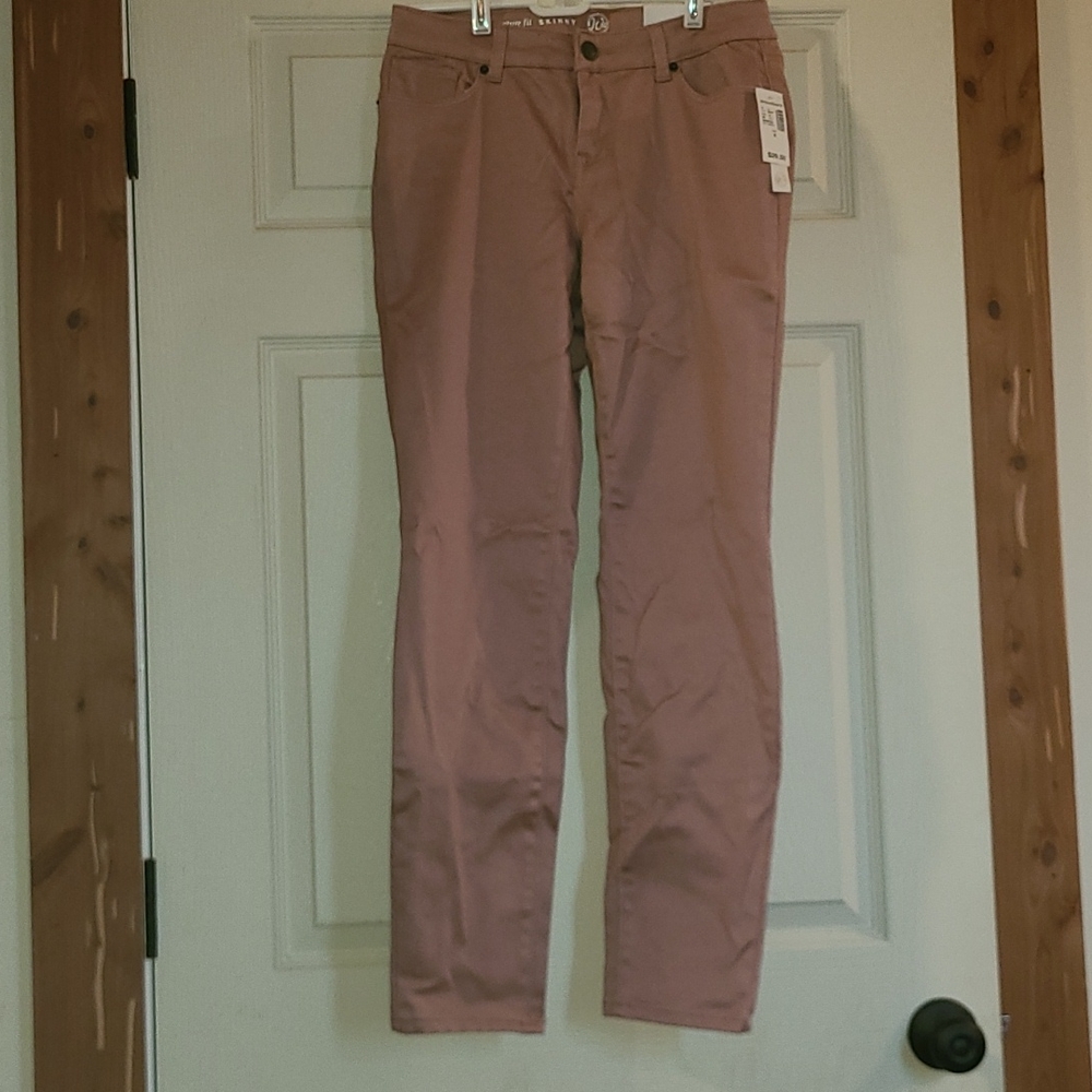 Size 4 Rose W62 Signiture Fit Skinny Jeans